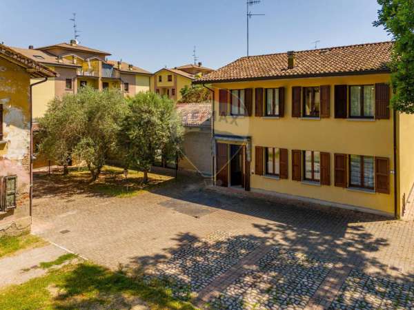 Foto Appartamento in vendita a Cadelbosco Di Sopra
