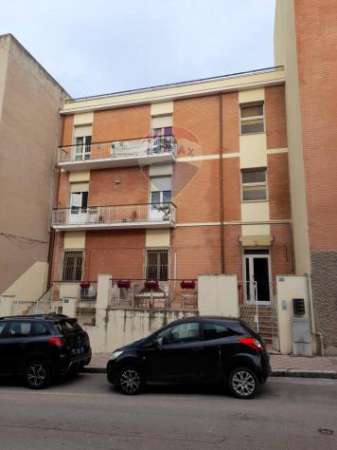 Foto Appartamento in vendita a Cagliari - 4 locali 150mq