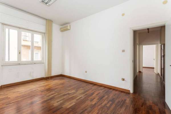 Foto Appartamento in vendita a Cagliari