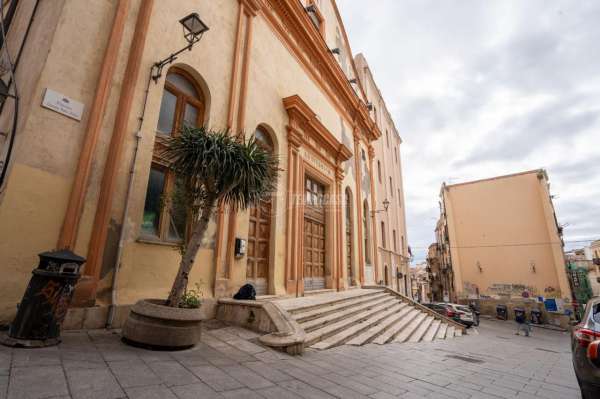 Foto Appartamento in vendita a Cagliari
