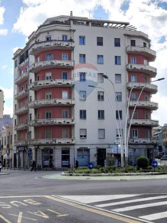 Foto Appartamento in vendita a Cagliari