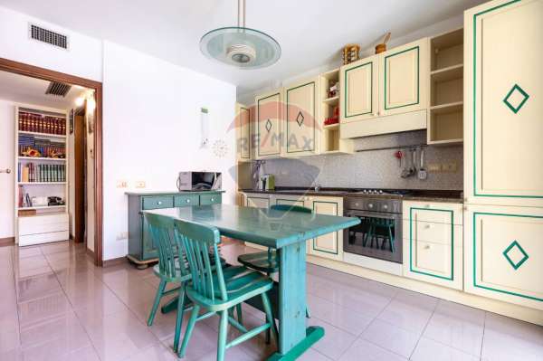 Foto Appartamento in vendita a Cagliari
