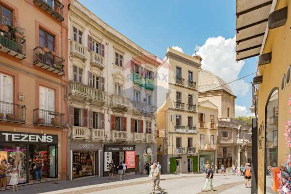 Foto Appartamento in vendita a Cagliari