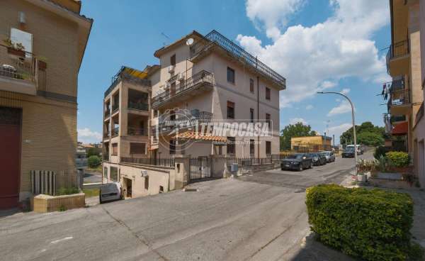 Foto Appartamento in vendita a Campagnano Di Roma