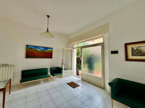 Foto Appartamento in vendita a Capanne - Montignoso 80 mq  Rif: 1310411