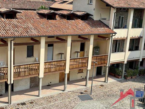 Foto Appartamento in vendita a Caprino Bergamasco