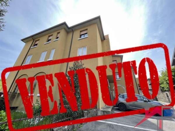Foto Appartamento in vendita a Caprino Bergamasco