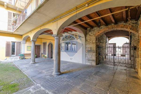 Foto Appartamento in vendita a Caprino Bergamasco