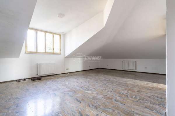 Foto Appartamento in vendita a Caronno Pertusella