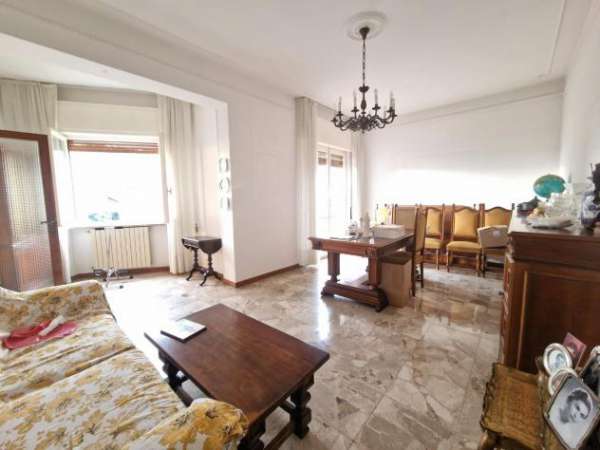 Foto Appartamento in vendita a Carrara 100 mq  Rif: 1312939