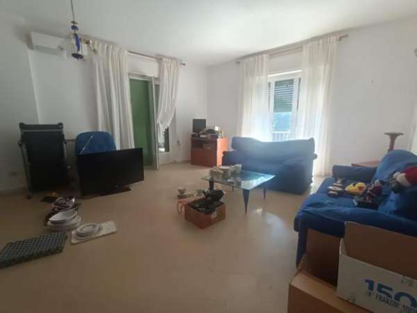 Foto Appartamento in vendita a Carrara 112 mq  Rif: 1333324
