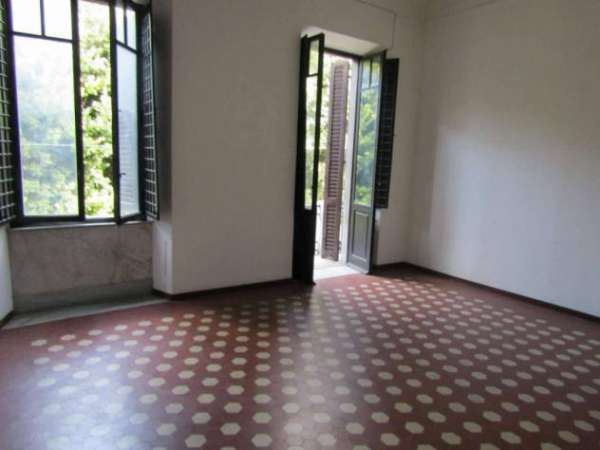 Foto Appartamento in vendita a Carrara 210 mq  Rif: 864538