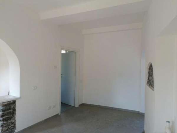 Foto Appartamento in vendita a Carrara 55 mq  Rif: 1296252