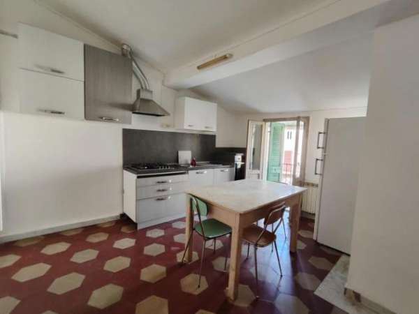 Foto Appartamento in vendita a Carrara 75 mq  Rif: 1304182