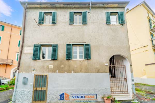 Foto Appartamento in vendita a Carrara