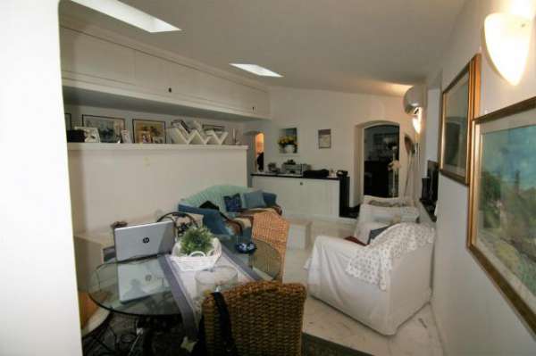 Foto Appartamento in vendita a Carrara 90 mq  Rif: 876093