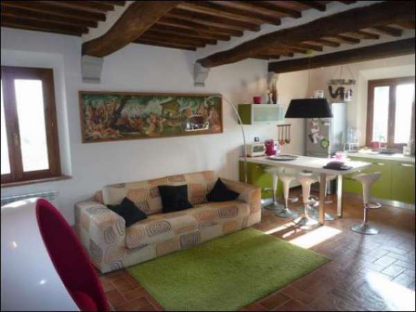 Foto Appartamento in vendita a Cascina 80 mq  Rif: 332913