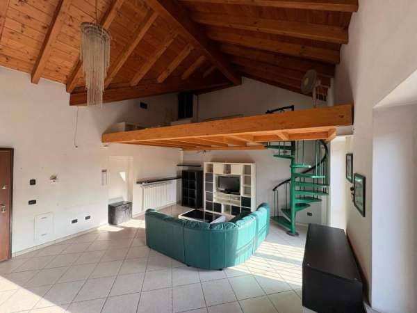 Foto Appartamento in vendita a Casorate Primo