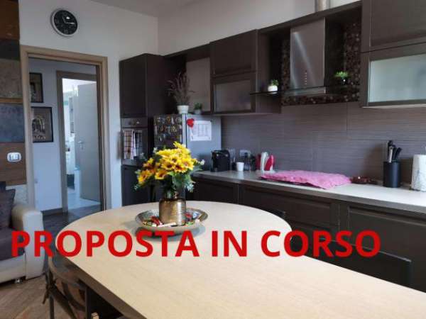 Foto Appartamento in vendita a Cassano Magnago - 3 locali 94mq
