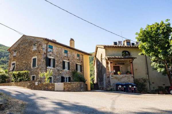 Foto Appartamento in vendita a Castelmaggiore - Calci 360 mq  Rif: 1334227