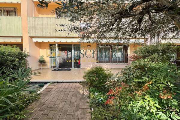 Foto Appartamento in vendita a Castelnuovo Del Garda
