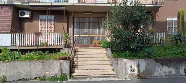 Foto Appartamento in vendita a Catania