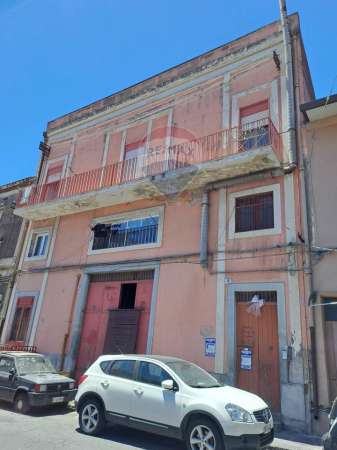 Foto Appartamento in vendita a Catania