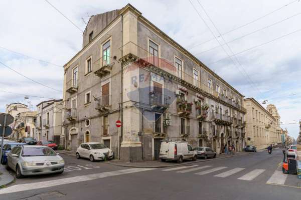 Foto Appartamento in vendita a Catania