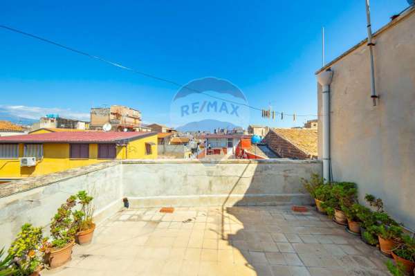Foto Appartamento in vendita a Catania