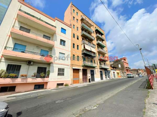 Foto Appartamento in vendita a Catania