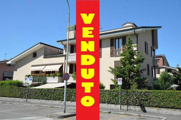 Foto Appartamento in vendita a Cavenago Di Brianza