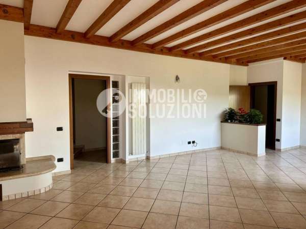 Foto Appartamento in vendita a Cenate Sotto