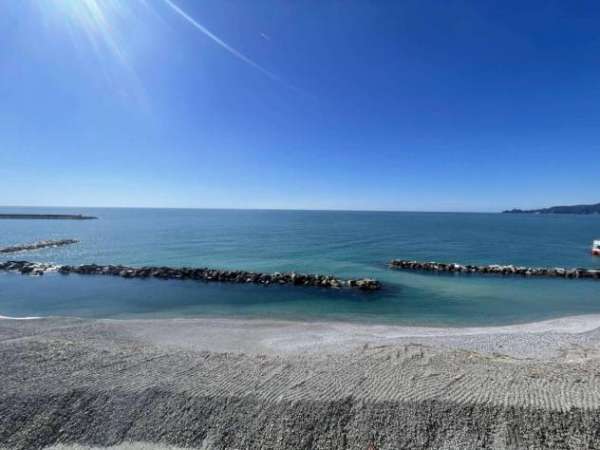 Foto Appartamento in vendita a Chiavari - 8 locali 180mq