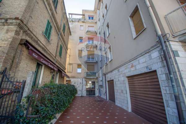 Foto Appartamento in vendita a Chieti