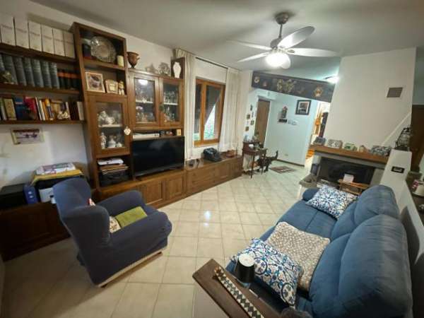 Foto Appartamento in vendita a Colle di Val d'Elsa 167 mq  Rif: 1309593