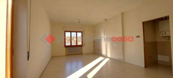 Foto Appartamento in vendita a Colle Di Val D'Elsa
