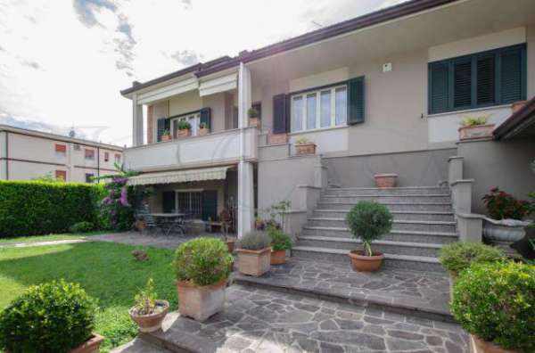 Foto Appartamento in vendita a Collebeato - 4 locali 120mq