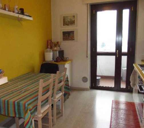 Foto Appartamento in Vendita a Cologno Monzese via einaudi
