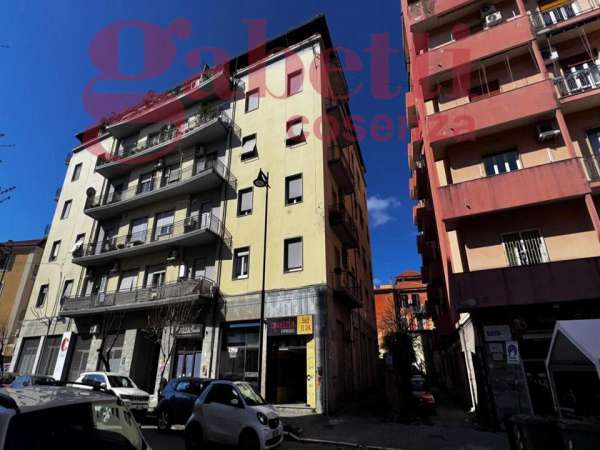 Foto Appartamento in vendita a Cosenza