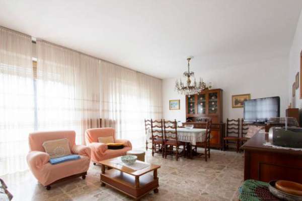 Foto Appartamento in vendita a Cusano Milanino - 3 locali 111mq