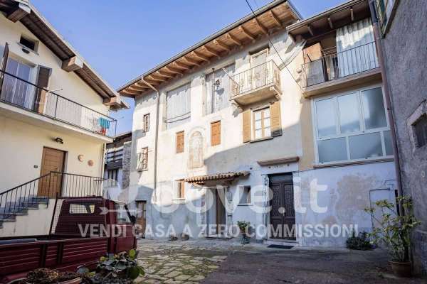 Foto Appartamento in vendita a Cuvio