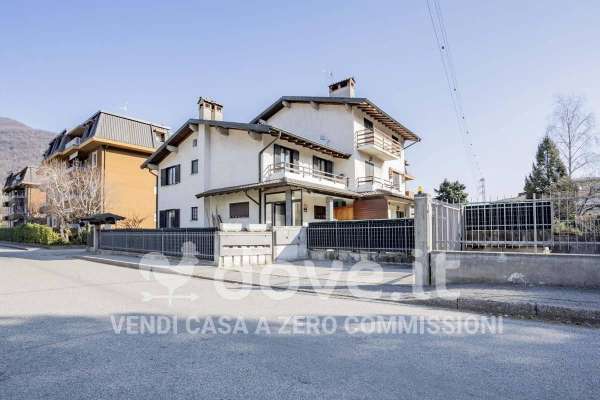 Foto Appartamento in vendita a Cuvio