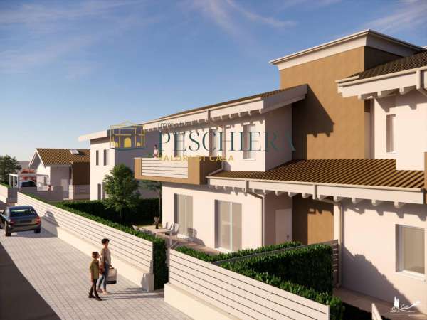 Foto Appartamento in vendita a Desenzano Del Garda