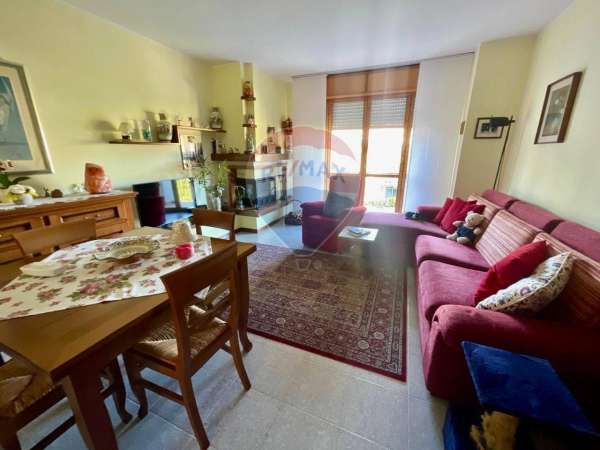 Foto Appartamento in vendita a Desenzano Del Garda
