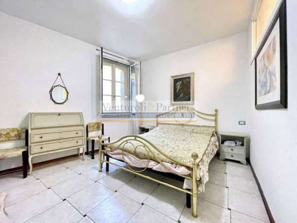 Foto Appartamento in Vendita a Desenzano del Garda Desenzano del Garda
