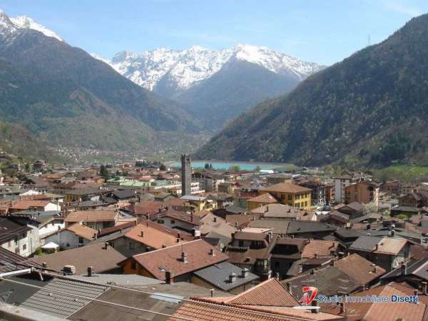 Foto Appartamento in Vendita a Edolo Edolo via Togni 24