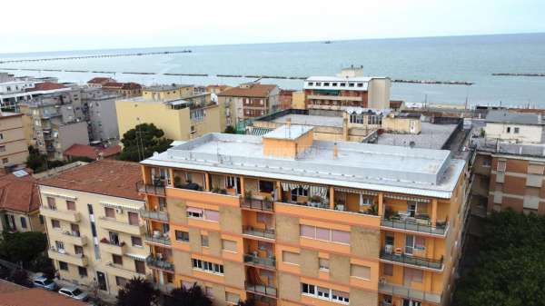Foto Appartamento in vendita a Falconara Marittima