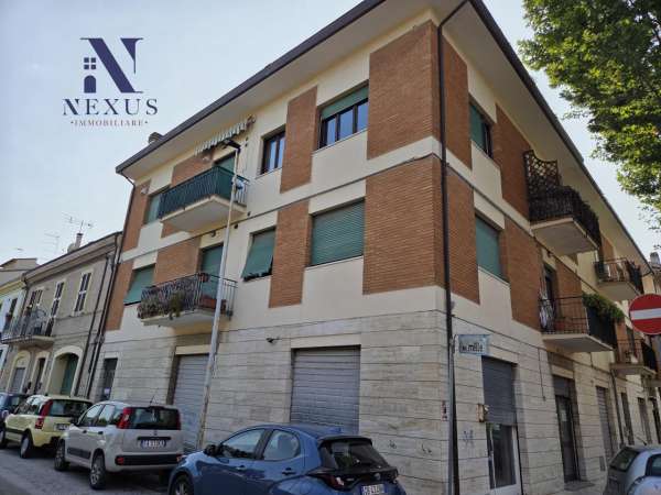 Foto Appartamento in vendita a Fano