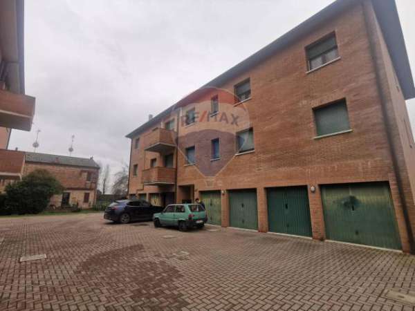 Foto Appartamento in vendita a Ferrara - 5 locali 91mq