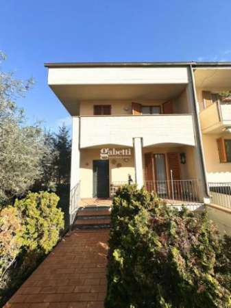 Foto Appartamento in vendita a Figline e Incisa Valdarno - 5 locali 155mq